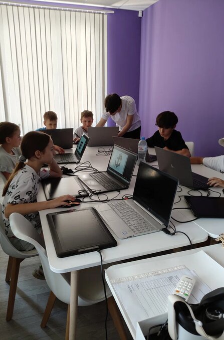 Занятие в компьютерном классе SODI